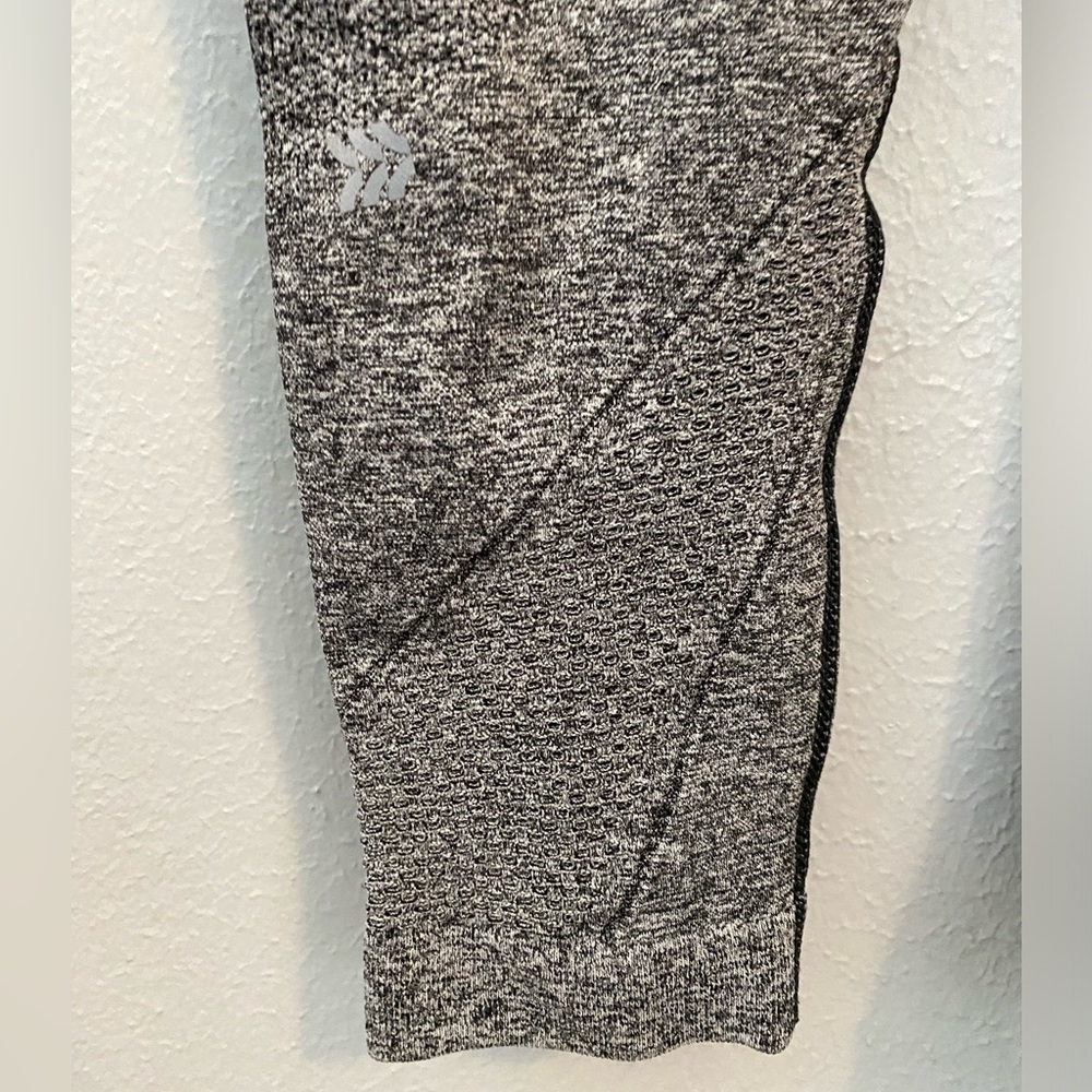 All In Motion Legging - Picture 4 of 4